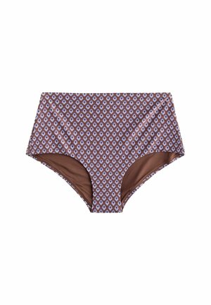 Brązowe majtki bikini z wysokim stanem z powtarzającym się białym i jasnoniebieskim wzorem diamentu na białym tle.