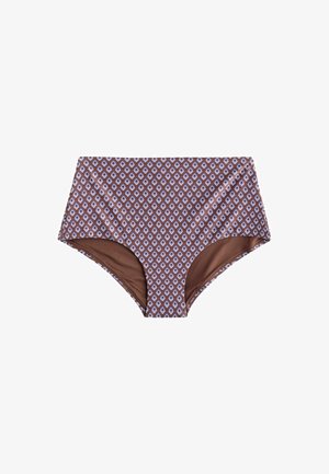 Hnědé bikiny s vysokým pasem s opakujícím se diamantovým vzorem v bílé a světle modré barvě na bílém pozadí.