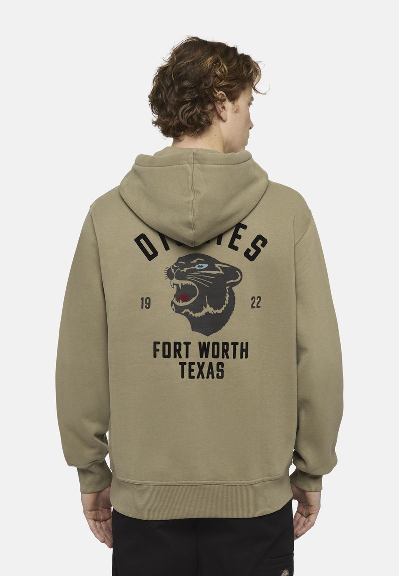 Felpa khaki con cappuccio, decorata con una grafica di un panaerone nero e la scritta "Fort Worth Texas" sul retro, realizzata in tessuto morbido con polsini a costine.
