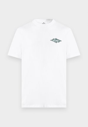 Bela kratka majica z okrolo izrezom in majhnim turkizno-črnim logotipom Rip Curl na levi strani prsi.