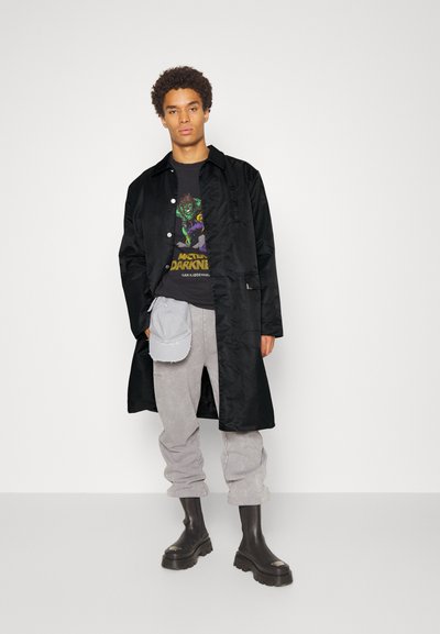 Han Kjøbenhavn SQUARE COAT - Casaco de inverno - black