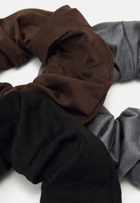 Pieces PCJOLINE SCRUNCHIE 3 PACK - Acessório para pentear cabelo - brown stone/black/gray blue