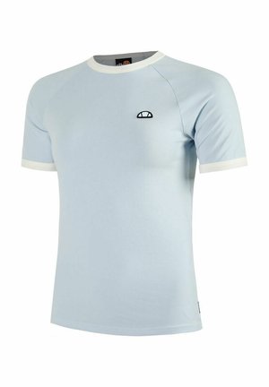T-shirt bleu clair à manches courtes avec finitions blanches, col rond et petit logo noir sur la poitrine. Texture douce et coupe classique.