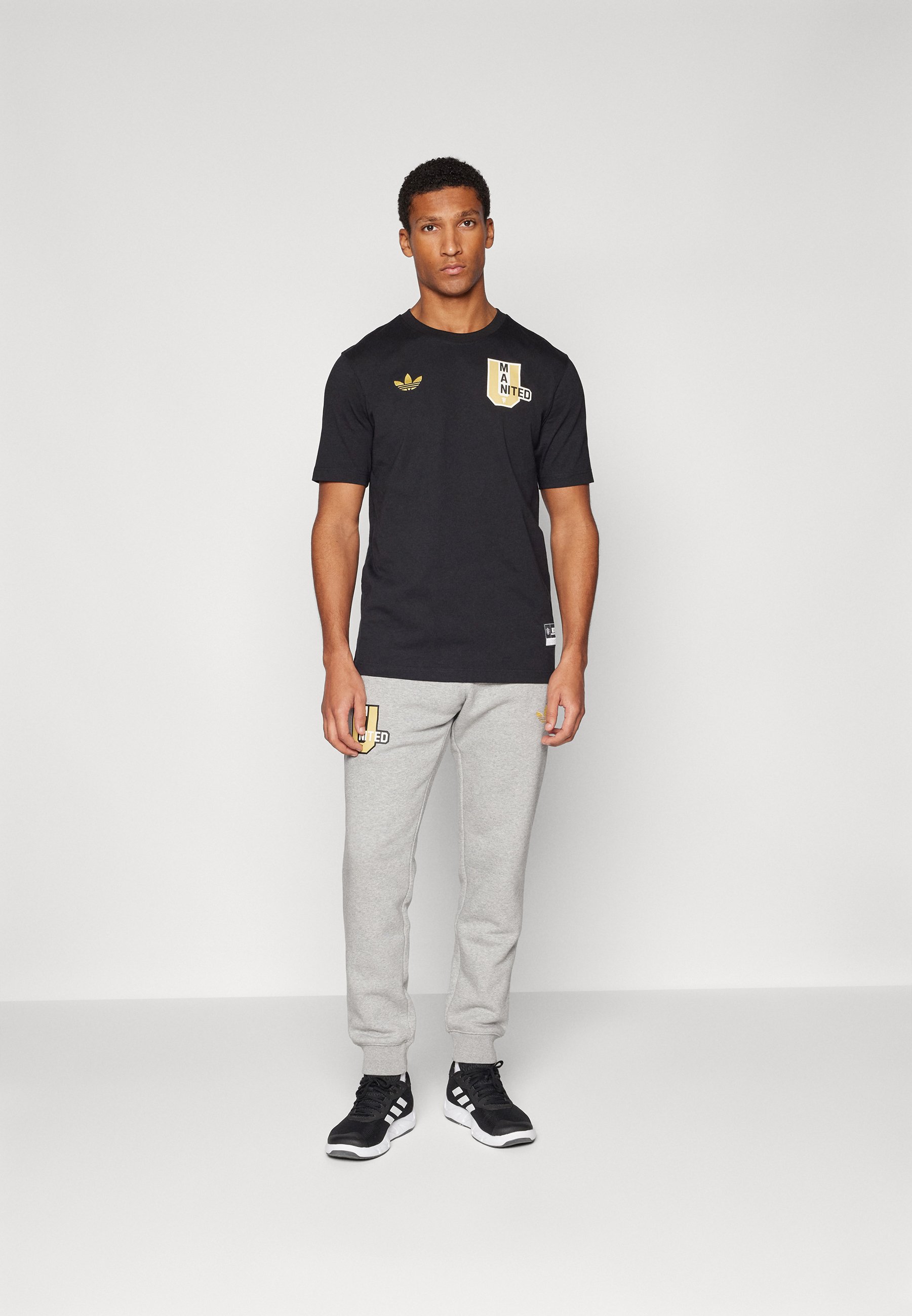 Tシャツ・カットソー adidas originals Manchester United VRCT Tee - Black Buy Manchester United VRCT T-Shirt Black | Manchester United