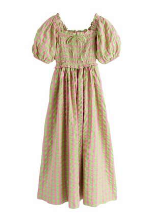 Robe à carreaux verts et roses avec corsage smocké, manches bouffantes, encolure carrée et jupe ample froncée.