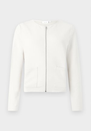 Casaco branco com fecho de correr, mangas compridas, dois bolsos frontais, tecido texturizado e decote redondo. Design minimalista sem padrões.