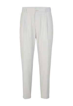 Lichtgrijze, geplooide broek in een gladde stof, met een knoopsluiting en taps toelopende pijpen. Minimalistisch ontwerp met een subtiele textuur.