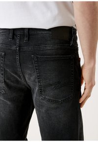 QS Farkkushortsit - black denim