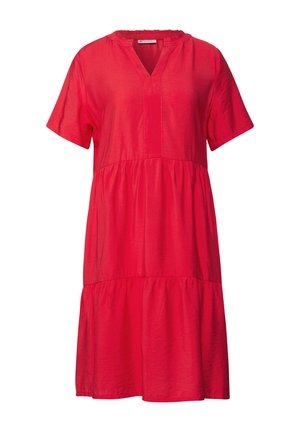 Abito rosso a maniche corte con scollatura a V, design a strati e trama morbida. Presenta un colletto arricciato e una silhouette rilassata.