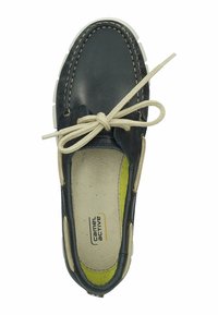 Marineblaue Lederschuhe mit cremefarbenen Nähten und Schnürsenkeln, strukturierten Oberflächen, gelbem Innenfutter und weißer Gummisohle.