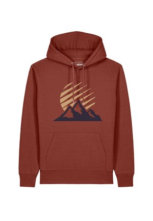 Kapuzensweatshirt in Rostfarbe mit Vordertasche, Kordelzug und Grafik dunkelblauer Berge vor einer stilisierten beigen Sonne mit diagonalen Streifen.