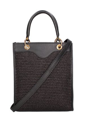 Sac cabas noir tressé avec poignées courtes en cuir, anneaux dorés et une longue bandoulière en cuir.