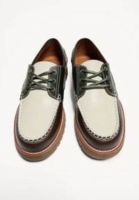 Thumbnail Image 3