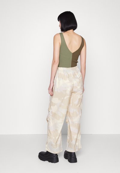 rag & bone BECKY FLIGHT PANT - Nadrágok - beige