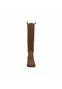 Bottes en suède marron au-dessus du genou avec une texture lisse, une pointe arrondie et des tirants en haut. Semelle plate avec un motif de traction discret.