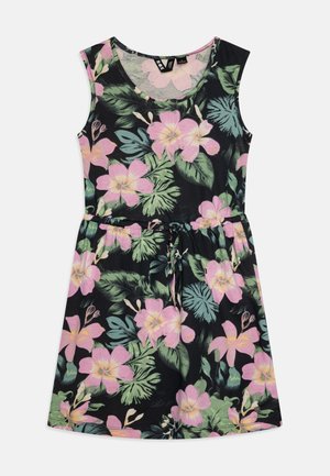 Robe sans manches en tissu noir présentant un motif floral avec des fleurs roses et vertes. Taille à cordon de serrage et design décontracté.