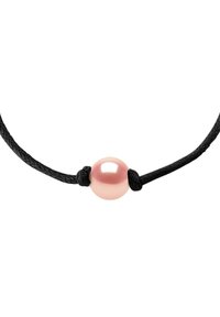 Collier en cordon tressé noir avec une perle rose polie et arrondie au centre, ornée de nœuds de chaque côté pour le maintien.