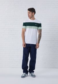 Pier One T-shirts med print - green