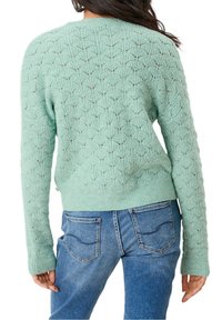 QS Sweter
