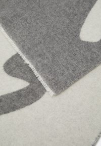Thumbnail Image 3