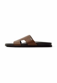 Sandalias planas - brown