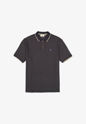 Polo de manga corta gris oscuro con textura, con ribete beige en el cuello y las mangas, dos botones en la parte frontal y un pequeño logo cuadrado en el pecho.