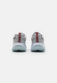 Nike Performance JUNIPER 2 GTX - Zapatillas de trail running - light smoke grey/black/football grey/glacier blue/white