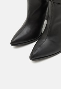 Simmi London JACQUES - Botas - black