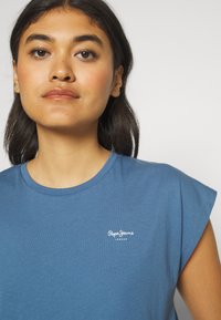Pepe Jeans LORY - Navadna majica - sea blue