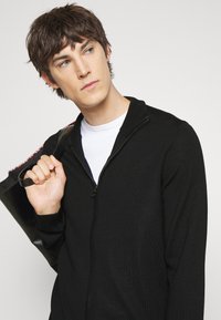 JOOP! DAVIS - Strickjacke - schwarz