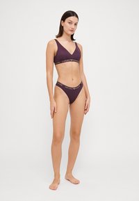 Emporio Armani REMOVABLE PADS BRALETTE - Τριγωνικό σουτιέν - mora blackberry