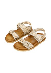 Beige gewebte Stoffsandalen mit verstellbaren Riemen und goldenen Schnallen. Flache Gummisohle, offenes Design für Atmungsaktivität.