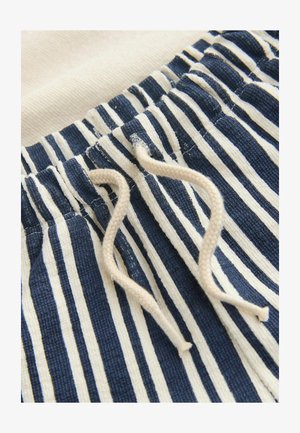 Next, REGULAR FIT - SHORT SLEEVE T-SHIRT AND SHORTS SET . - Shorts - ecru textured