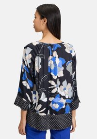 Betty Barclay À MOTIFS - Tunic - noir bleu
