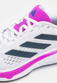 adidas Performance RESPONSE SUPER  - Zapatillas running asfalto - footwear white/aurora ink/purple burst