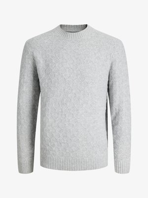 Šviesiai pilkas megztinis su deimanto raštu, ribotą apykaklę, rankogalius ir apačią, ilgomis rankovėmis, tinkamas šaltam orui.