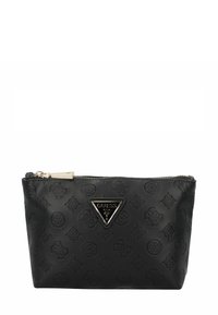 Zwarte synthetische leren cosmeticapouch met een reliëflogo patroon, zilveren hardware en een driehoekige logo plaat aan de voorkant. Ritssluiting.