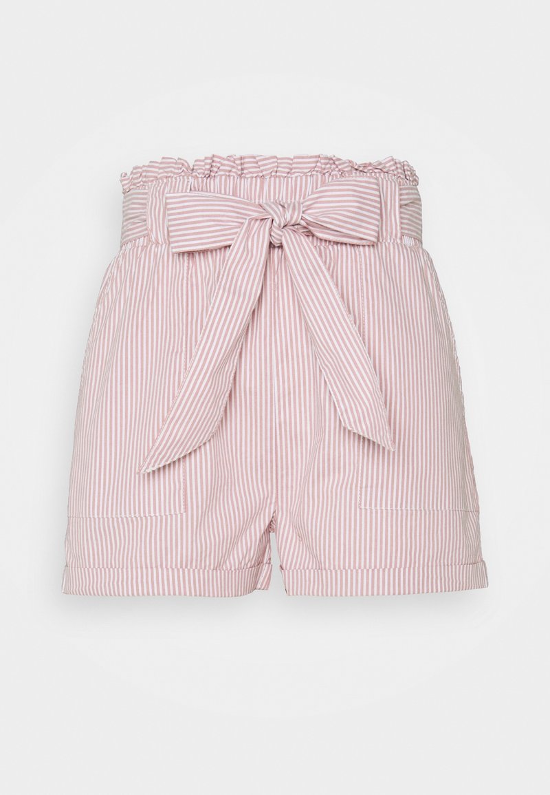 Shorts taille haute à rayures verticales roses et blanches, avec une ceinture à volants et une ceinture en tissu nouée à l'avant.