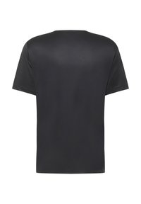 Zwarte korte mouwen t-shirt gemaakt van soepele, lichte stof; heeft een ronde hals en een eenvoudig, minimalistisch ontwerp.