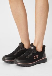 Skechers - SQUAD  - Sneaker low - black/rose gold Thumbnail-Bild 1