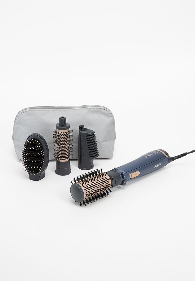 Rotierendes Heißluftbürstenset mit drei austauschbaren Bürstenköpfen. Blauer Griff mit goldenen Akzenten und strukturierten Griffen. Inklusive grauem Tragebeutel.