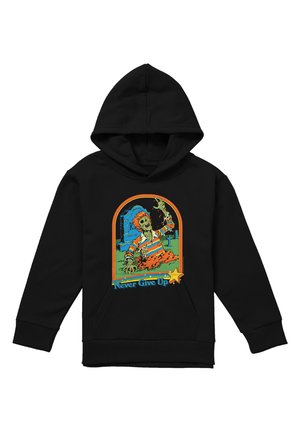 Schwarzer Kapuzenpullover mit einer Grafik eines Zombies, der in bunter Kleidung aus einem Grab steigt, darunter der Text "Niemals aufgeben".