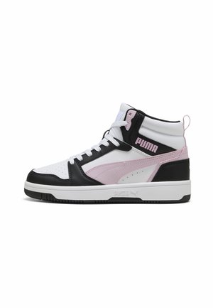 Hoher Puma Sneaker in Weiß mit schwarzen und hellrosa Akzenten, mit dem Puma-Logo an der Seite und weißen Schnürsenkeln.