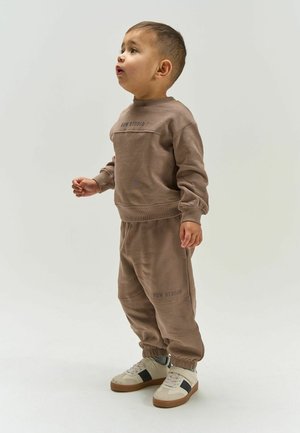 The New Siblings, Sweater - taupe gray tn
