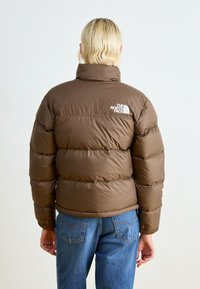 The North Face 1996 RETRO NUPTSE JACKET - Dunjakke - smokey brown