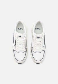 Michael Kors TREVOR TRAINER - Sportcipő - optic/navy