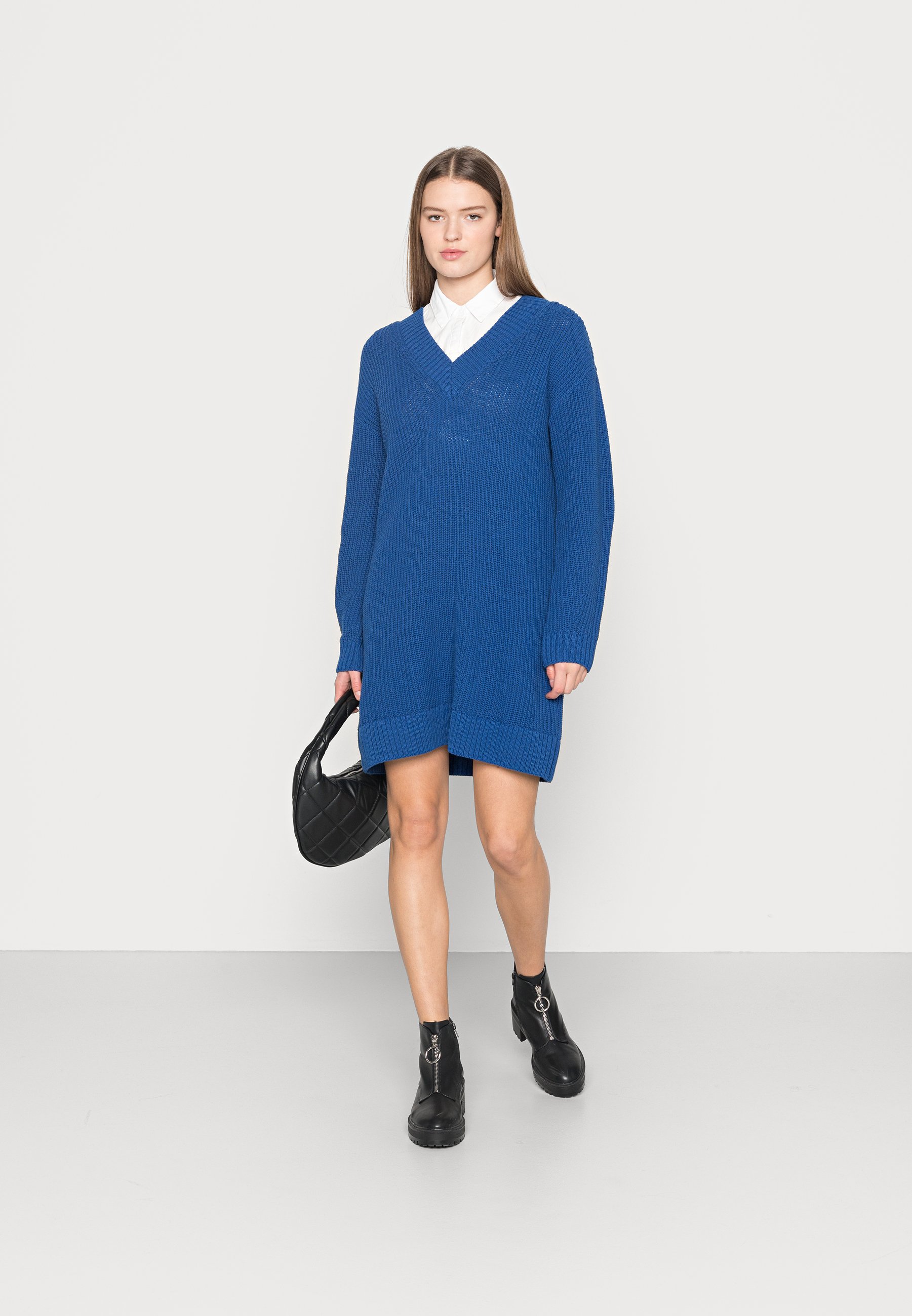 robe pull bleu roi
