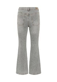 Jean en denim gris clair avec une taille haute, deux poches arrière et des jambes légèrement évasées, vu de dos sur un fond blanc.
