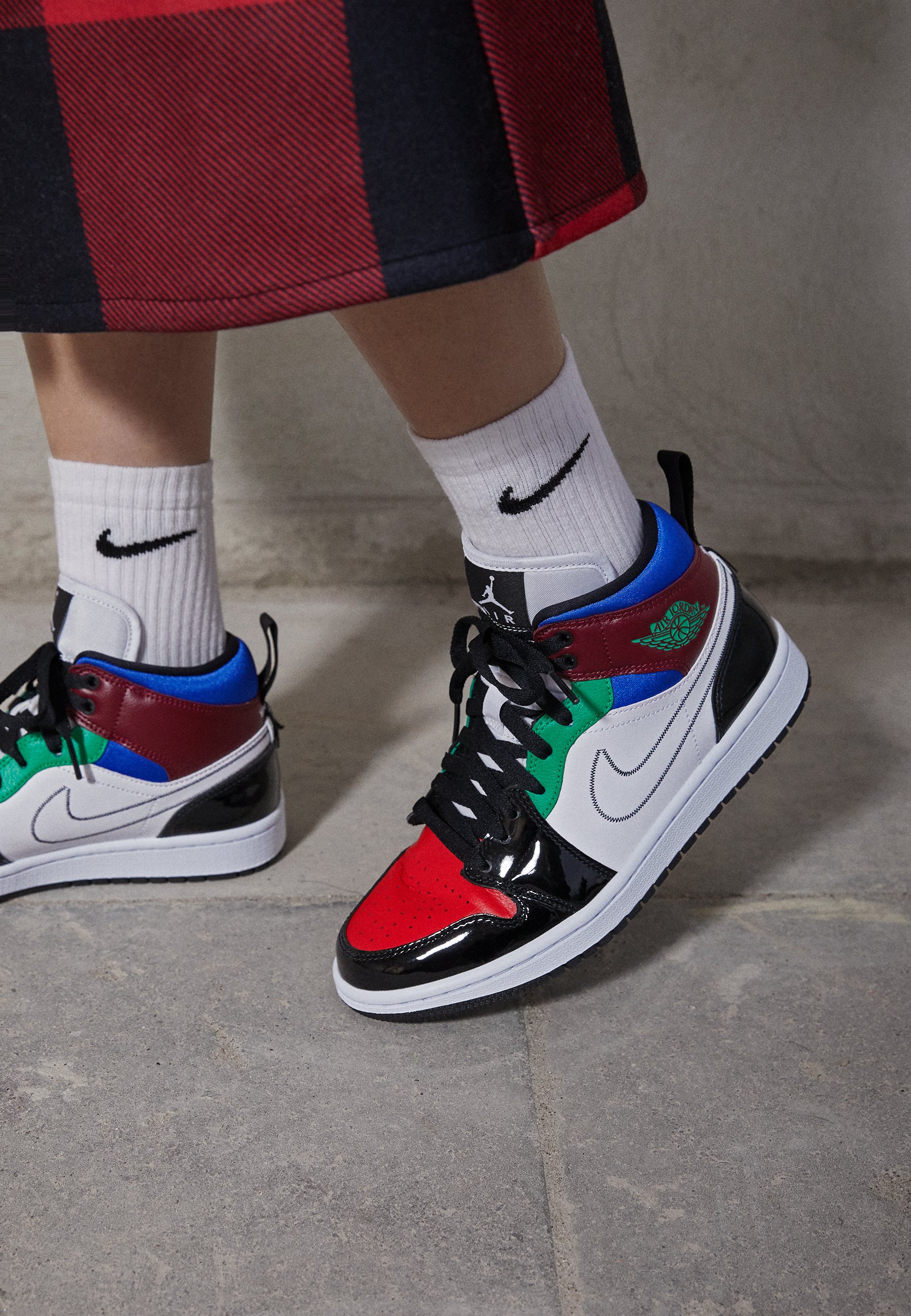 Jordan AIR JORDAN 1 MID - Sneakers hoog - black/white/university red/hyper  royal/dark beetroot/lucky green/meerkleurig - Zalando.nl