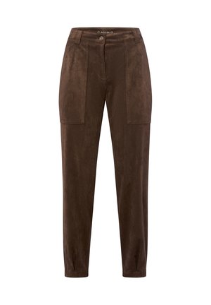 Pantalons en suède marron taille haute avec poches avant à rabat, passants de ceinture, fermeture à bouton et jambes fuselées.